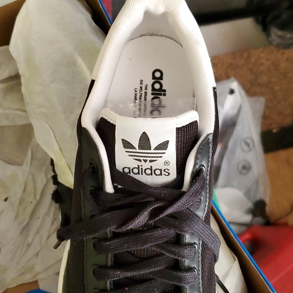 Adidas - Picture 4 of 4